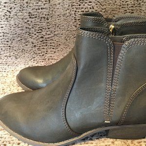 NEW! Women's Guess Boot Troye Ankle 6M Brown